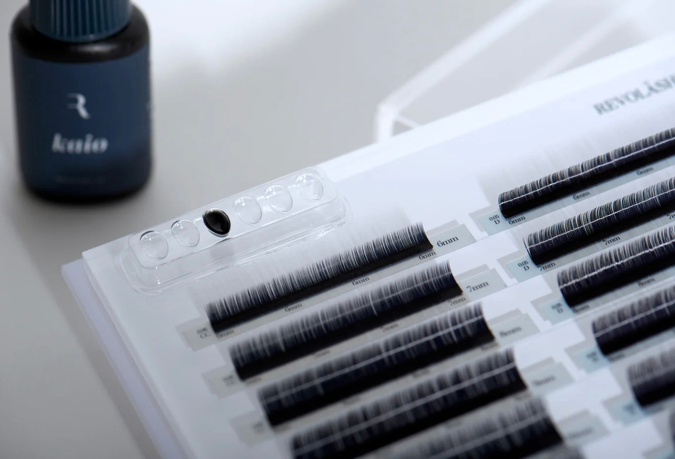 Self-Adhearing Glue Trays (50 Disposable Pieces)